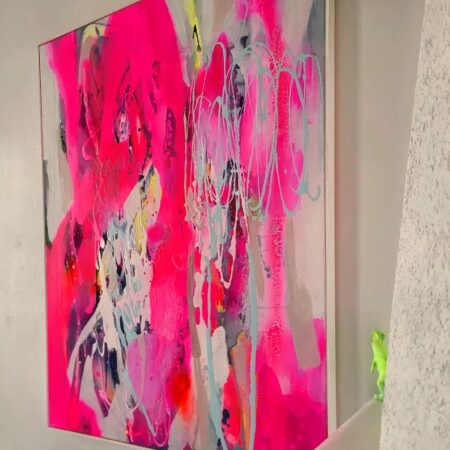 アクリル原画-抽象画-蛍光ピンクの斜めから見たイメージ