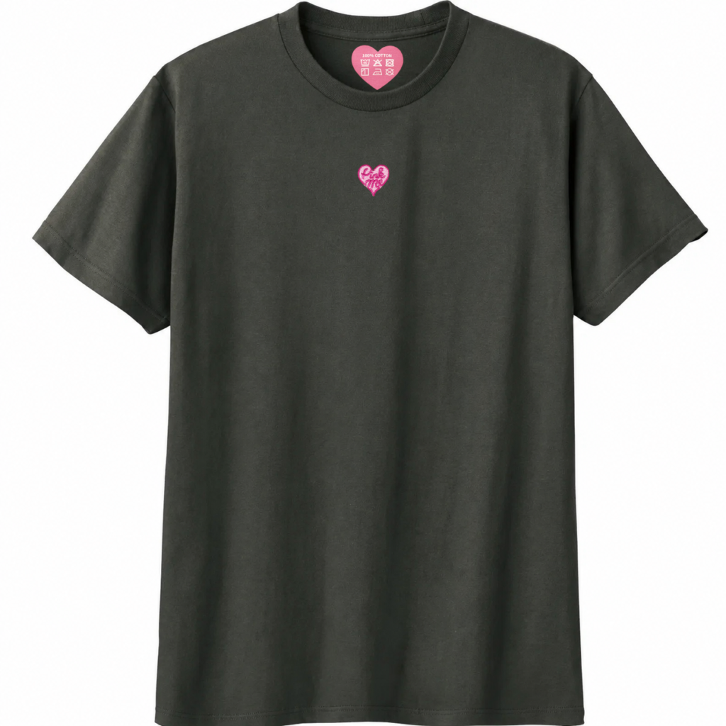 Pink Me ワンポイントTシャツ_センター_チャコール